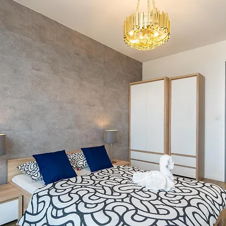 Daire 105 Plac Unii - Dla 6 Os Z Miejscem W Hali Garazowej *